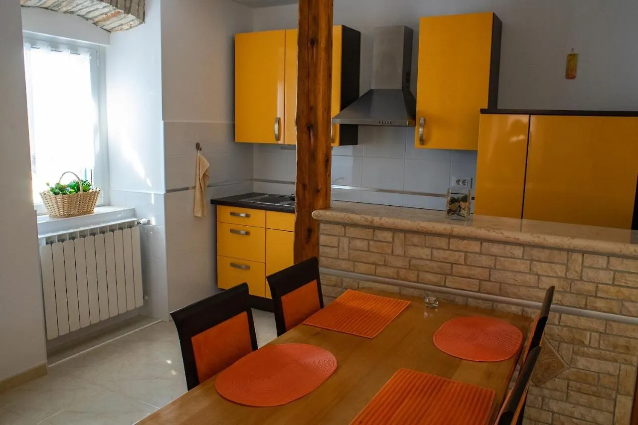 Olive Tree Apartments أوماغ
